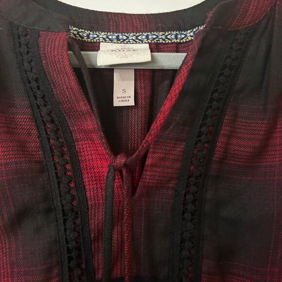 Knox Rose BOHO style red/black plaid blouse size small - Picture 3 of 10